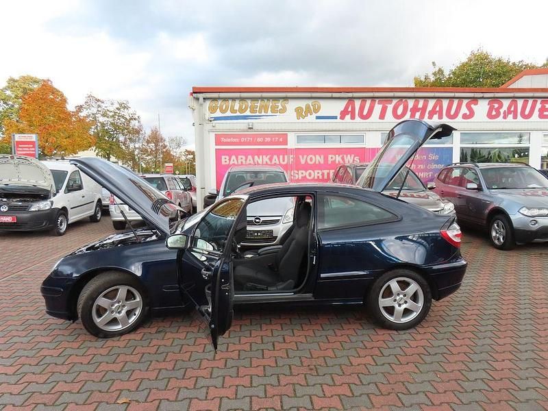 Blau Gebraucht 2007 Mercedes C180 Coupé | 5.450 € (Etwas zu teuer) - Bild 1/4