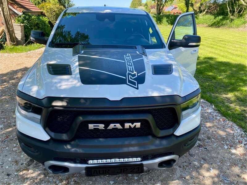 Weiß Gebraucht 2020 Dodge Ram Abholung | 52.500 € (Etwas zu teuer) - Bild 1/4