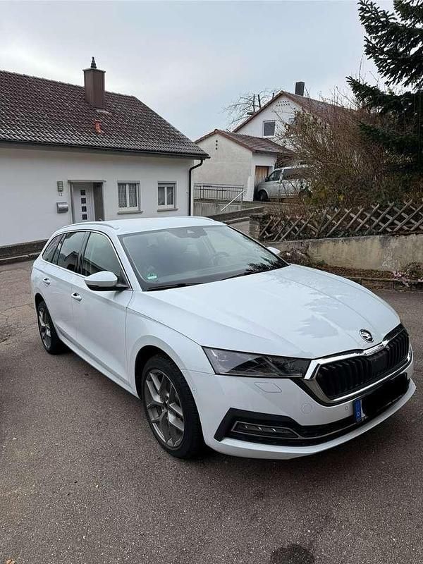 Gebraucht Skoda Octavia First Edition 150 PS (110 kW) 2020 Weiß Kombi