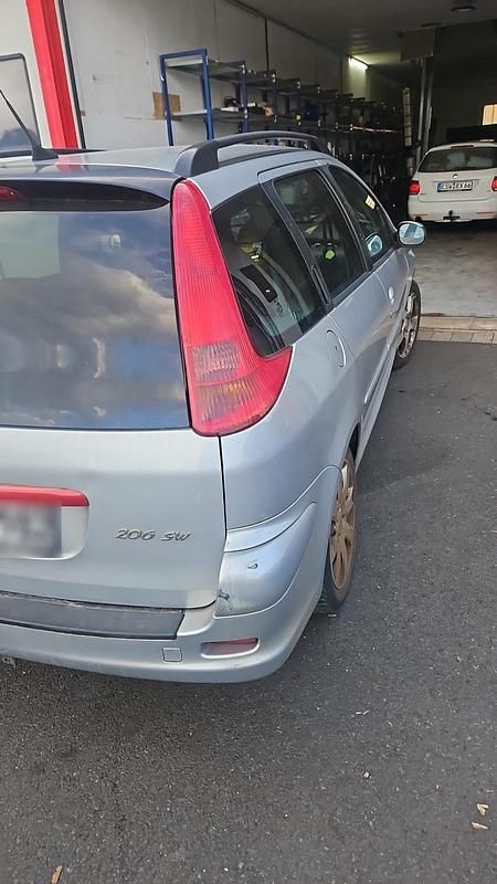 Gebraucht Peugeot 206 88 PS (64 kW) 2004 Silber Kombi