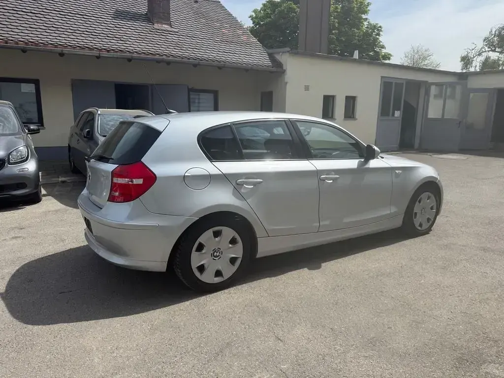 Gebraucht BMW 116 Advantage 122 PS (89 kW) 2011 Silber Kleinwagen