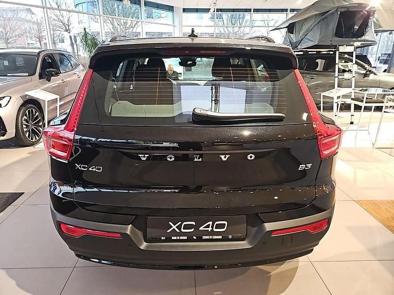 Gebraucht Volvo XC40 Plus 163 PS (119 kW) 2026 Schwarz SUV