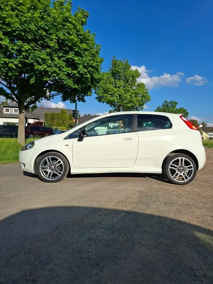 Gebraucht Fiat Punto 93 PS (68 kW) 2009 Weiß Kleinwagen