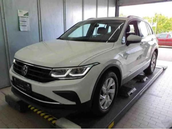 Gebraucht VW Tiguan Life 190 PS (139 kW) 2023 Weiß (pure white) SUV