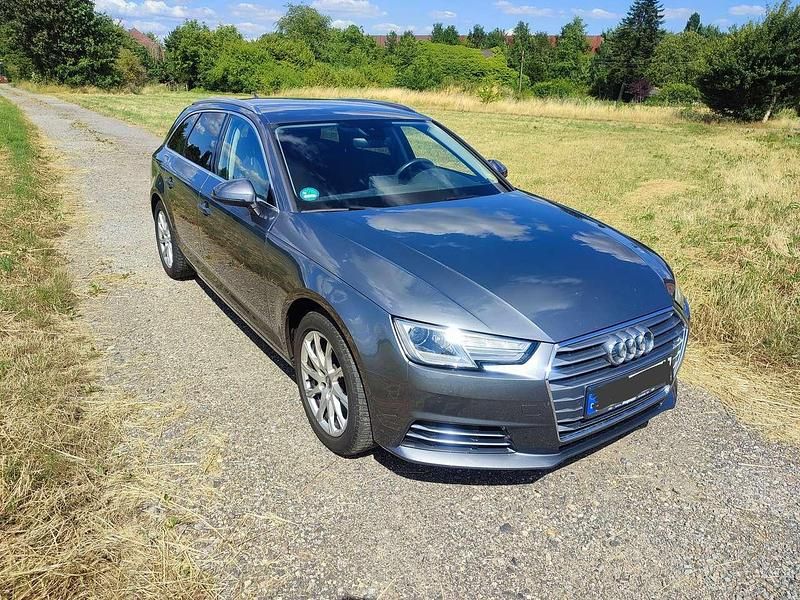 Grau Gebraucht 2018 Audi A4 Sport Kombi | 18.000 € (Guter Preis) - Bild 1/4