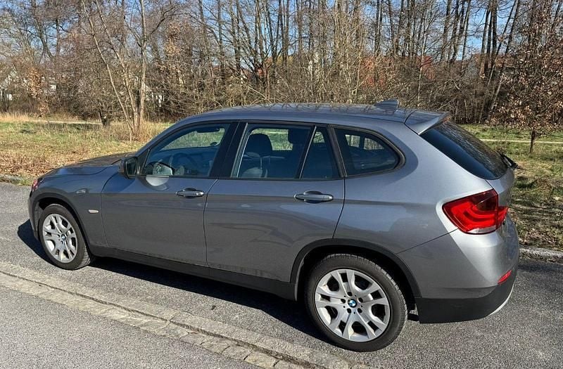 Gebraucht BMW X1 143 PS (105 kW) 2011 Grau SUV