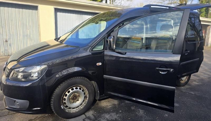 Gebraucht VW Caddy Trendline 102 PS (75 kW) 2013 Schwarz Van / Kleinbus