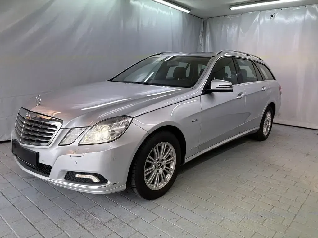 Gebraucht Mercedes E350 231 PS (169 kW) 2009 Silber Limousine