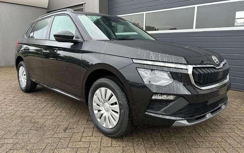 Schwarz Neu 2025 Skoda Kamiq Selection SUV | 28.900 € (Fairer Preis) - Bild 1/4