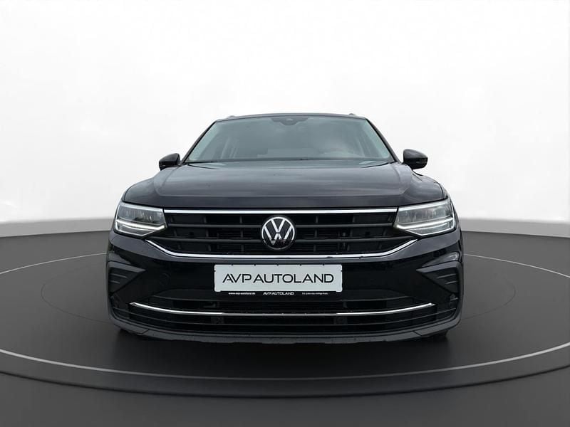 Gebraucht VW Tiguan Move 122 PS (89 kW) 2024 Schwarz SUV