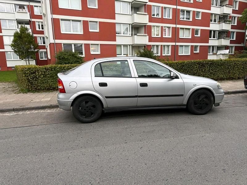 Gebraucht Opel Astra 101 PS (74 kW) 2001 Grau Limousine