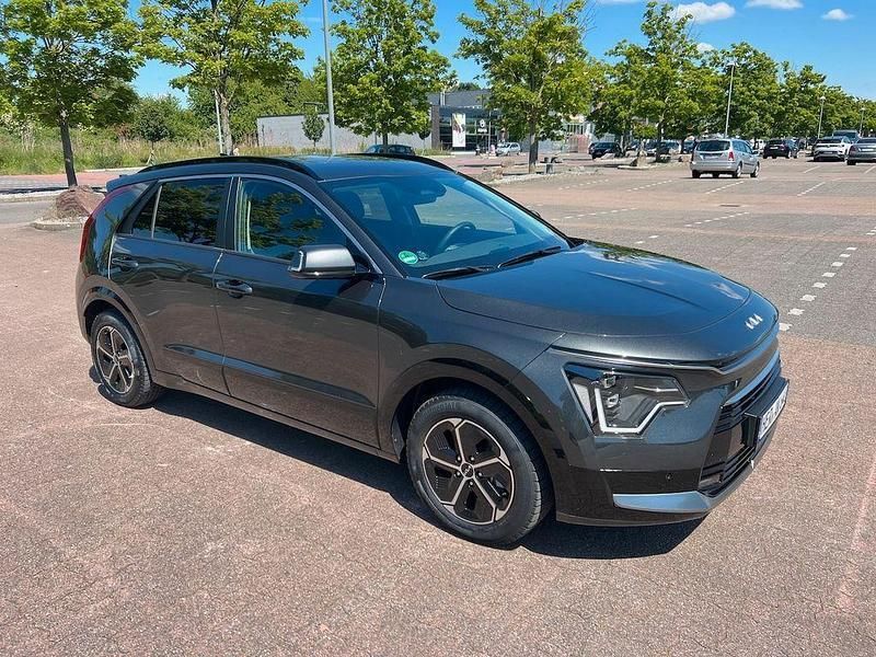 Grau Gebraucht 2022 Kia Niro 2 SUV | 27.480 € (Fairer Preis) - Bild 1/4