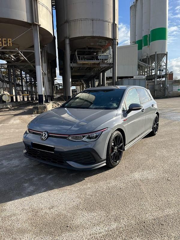 Grau Gebraucht 2021 VW Golf VIII GTI Limousine | 30.999 € (Guter Preis) - Bild 1/4