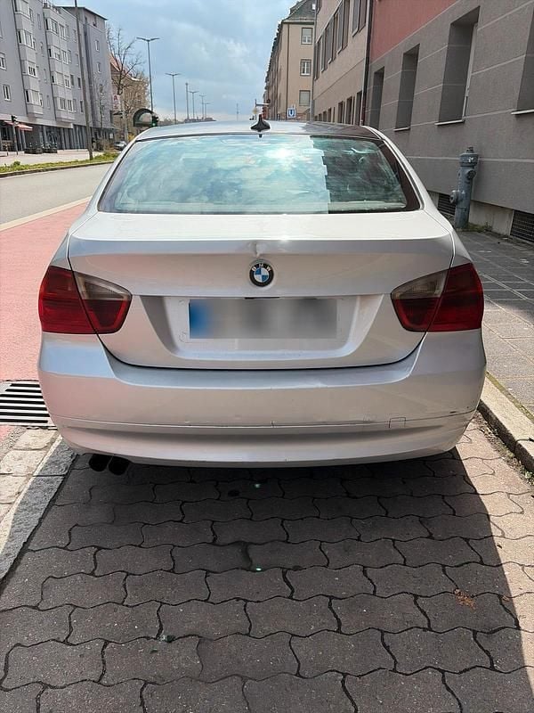 Gebraucht BMW 325 218 PS (160 kW) 2007 Silber Limousine