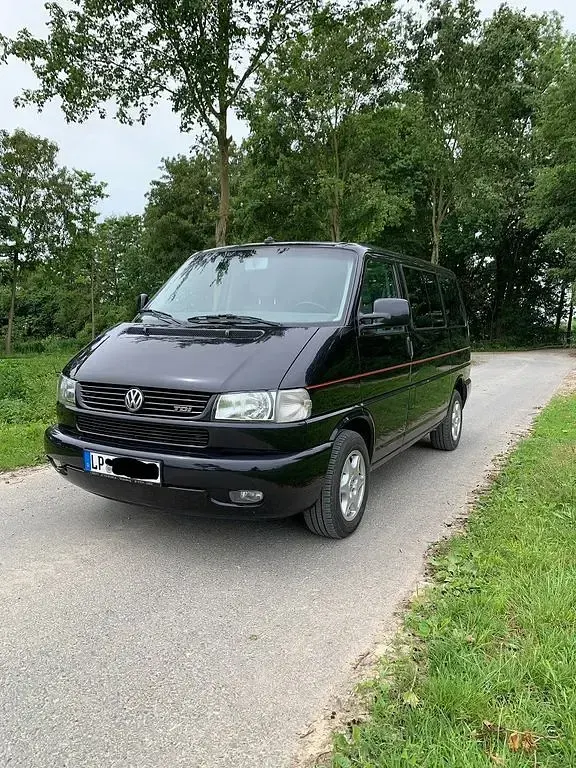 Gebraucht VW Multivan 102 PS (75 kW) 2002 Schwarz Van / Kleinbus