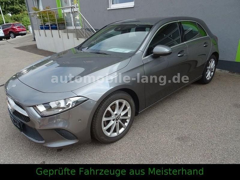 Gebraucht Mercedes A200 163 PS (119 kW) 2018 Grau Limousine