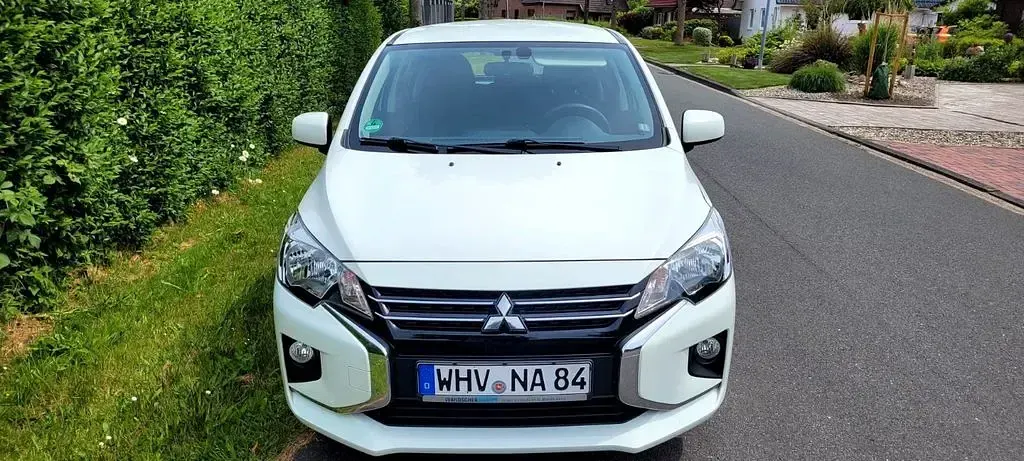 Gebraucht Mitsubishi Space Star Basis 71 PS (52 kW) 2020 Weiß Kleinwagen