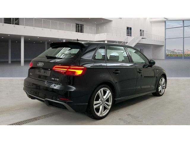 Gebraucht Audi A3 Design 150 PS (110 kW) 2019 Mythosschwarz metallic Limousine