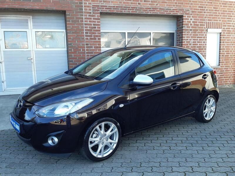 Schwarz metallic Gebraucht 2014 Mazda 2 Sendo | 10.450 € (Teuer) - Bild 1/4