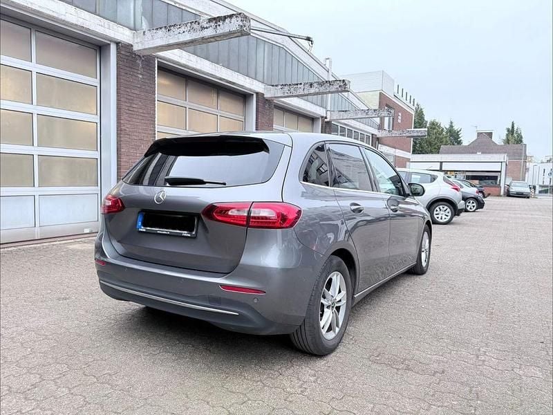 Gebraucht Mercedes B180 116 PS (85 kW) 2020 Grau Van / Kleinbus
