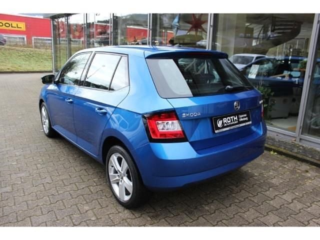 Gebraucht Skoda Fabia Cool Edition 60 PS (44 kW) 2017 Race blue metallic Kleinwagen