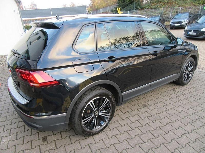 Gebraucht VW Tiguan Active 150 PS (110 kW) 2022 Schwarz SUV