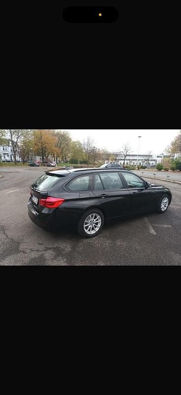 Schwarz Gebraucht 2018 BMW 316 Kombi | 10.800 € (Fairer Preis) - Bild 1/4