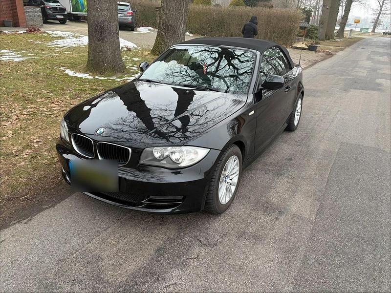 Gebraucht BMW 118 Cabriolet 140 PS (102 kW) 2009 Schwarz Cabrio