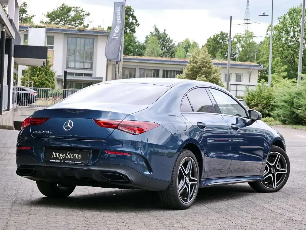 Gebraucht Mercedes CLA250e AMG 218 PS (160 kW) 2021 Blau Coupé