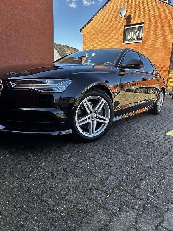 Schwarz Gebraucht 2018 Audi A6 Ambiente Limousine | 30.000 € (Fairer Preis) - Bild 1/4