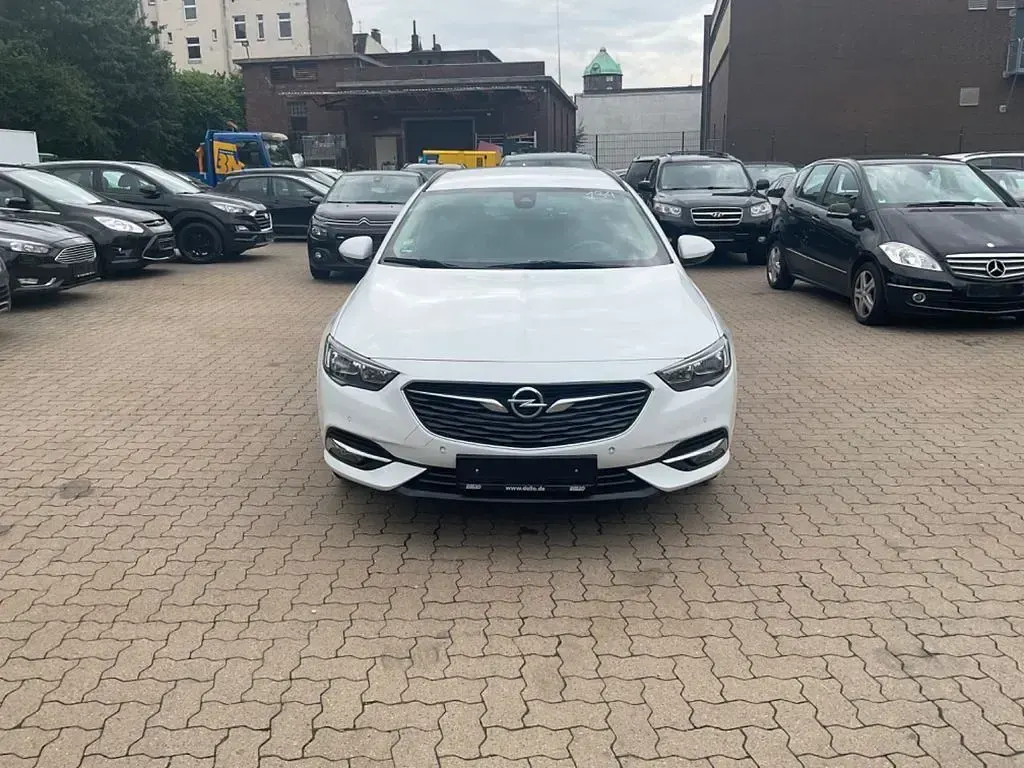 Gebraucht Opel Insignia Edition 140 PS (102 kW) 2018 Weiß Limousine