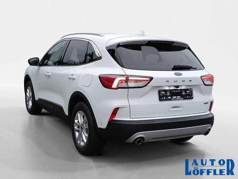 Gebraucht Ford Kuga Titanium 152 PS (111 kW) 2022 Frostweiß SUV