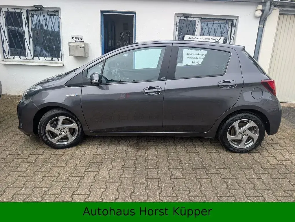 Gebraucht Toyota Yaris Edition-S 75 PS (55 kW) 2016 Grau Limousine
