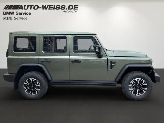Neu BAW 212 166 PS (122 kW) 2026 Gruen SUV