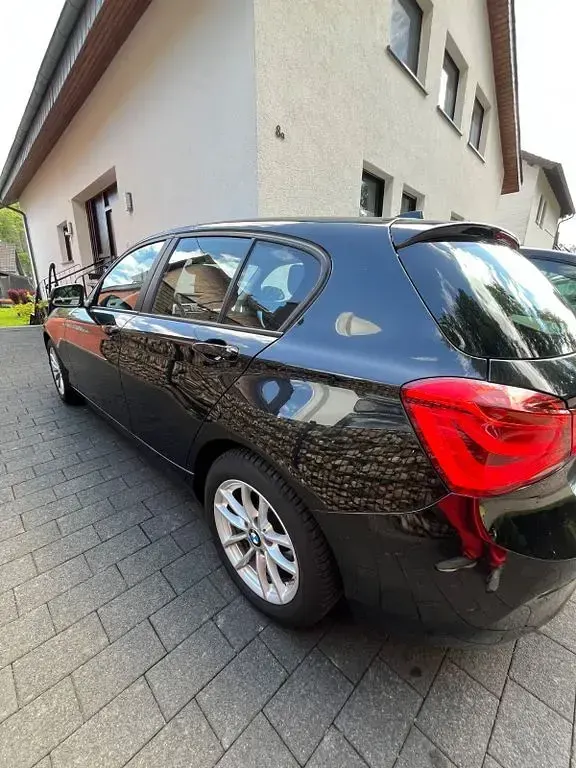Gebraucht BMW 118 Advantage 136 PS (100 kW) 2019 Schwarz Kleinwagen
