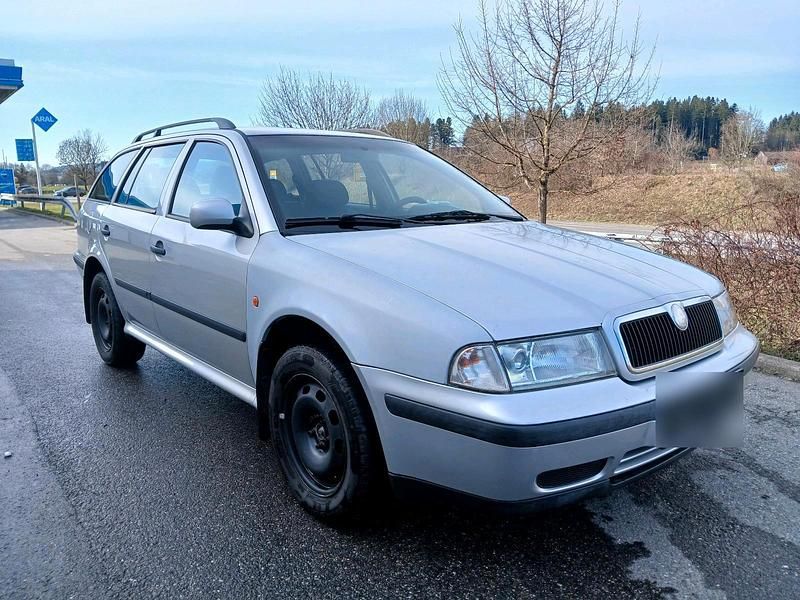 Gebraucht Skoda Octavia 90 PS (66 kW) 2000 Silber Kombi