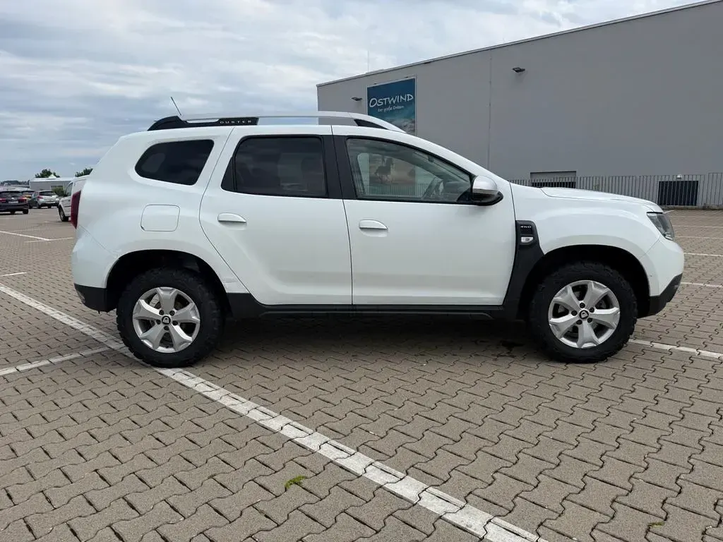 Gebraucht Dacia Duster Comfort 114 PS (83 kW) 2019 Weiß SUV