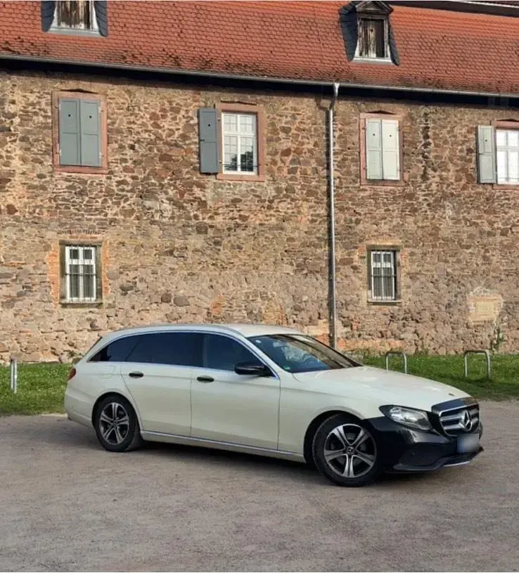 Gebraucht Mercedes E200 167 PS (122 kW) 2019 Schwarz Kombi