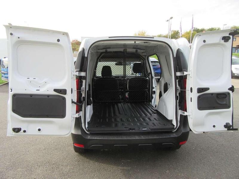 Gebraucht Renault Express 75 PS (55 kW) 2022 Gletscherweiss Van / Kleinbus