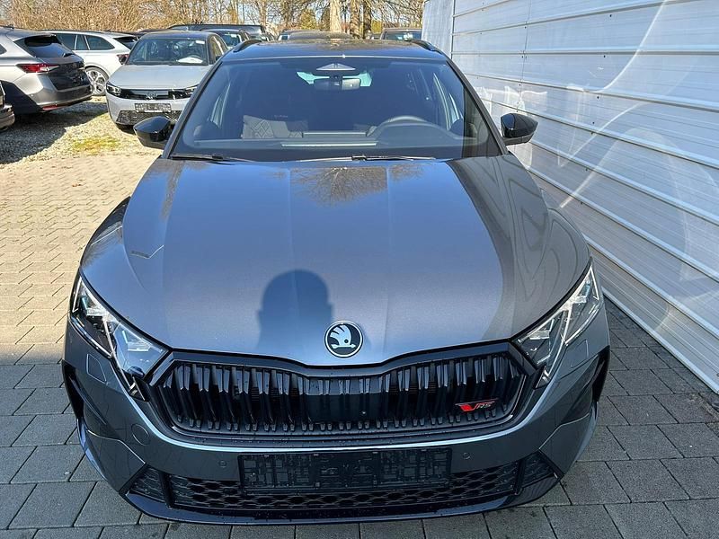Neu Skoda Octavia RS 265 PS (194 kW) 2026 Graphitegrau metallic Kombi