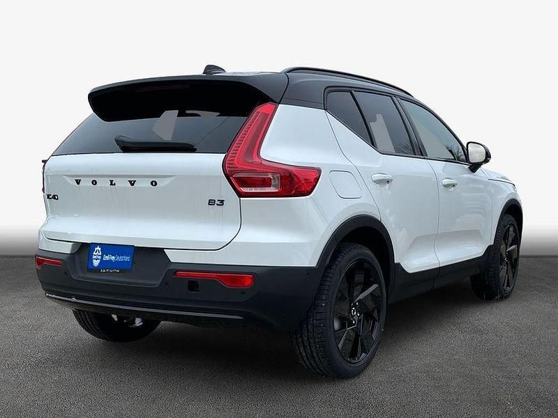 Neu Volvo XC40 Plus 163 PS (119 kW) 2026 Crystal weißperleffekt SUV