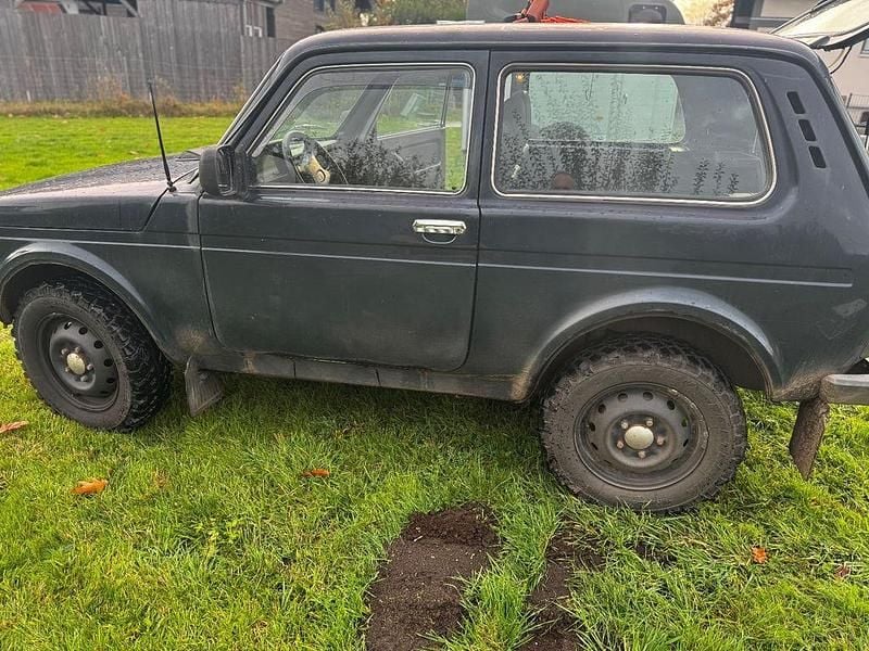 Gebraucht Lada niva 83 PS (61 kW) 2014 Grün SUV