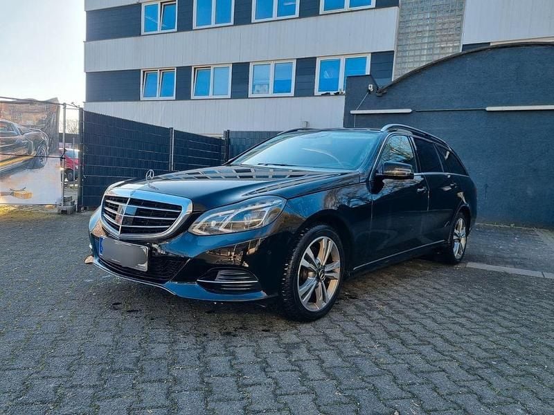 Gebraucht Mercedes E350 252 PS (185 kW) 2014 Schwarz Limousine