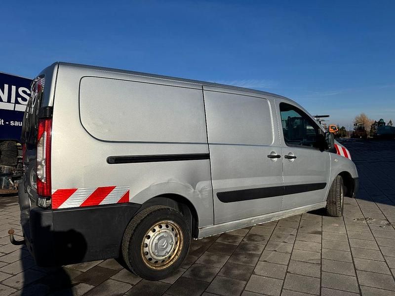 Gebraucht Citroën Jumpy 131 PS (96 kW) 2014 Silber Van / Kleinbus