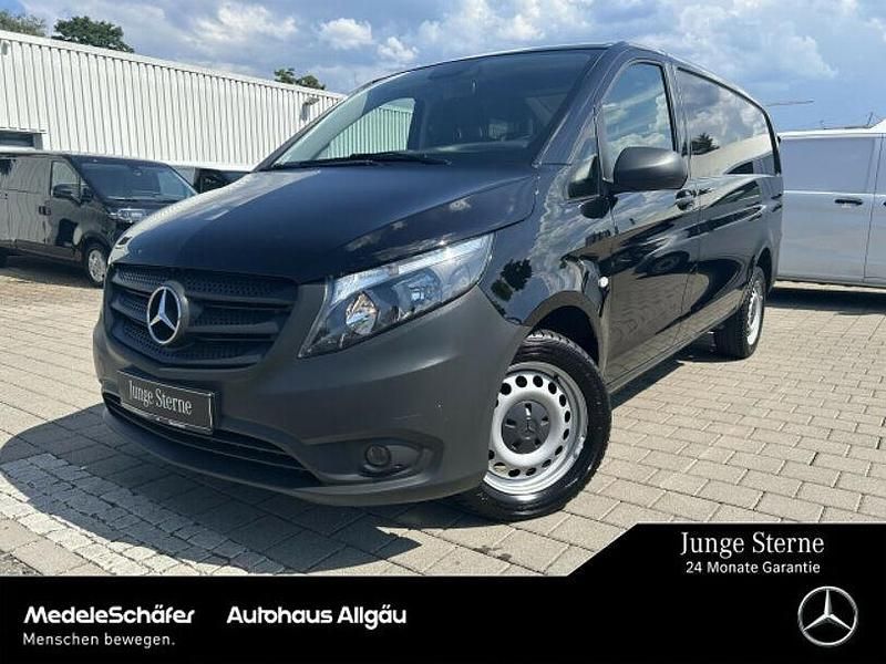 Schwarz Gebraucht 2022 Mercedes Vito Van / Kleinbus | 28.382 € (Guter Preis) - Bild 1/4