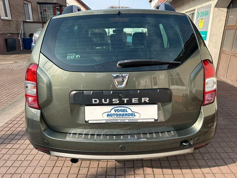Gebraucht Dacia Duster Celebration 125 PS (91 kW) 2015 Grün SUV