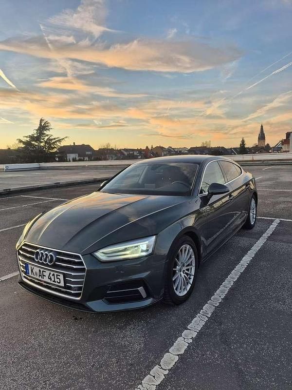 Gebraucht Audi A5 Sport 150 PS (110 kW) 2018 Grün Coupé