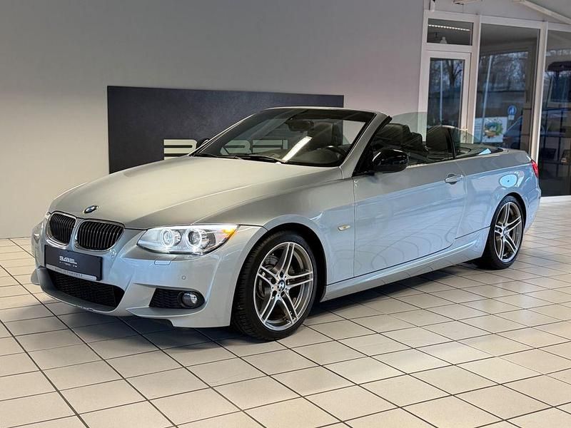 Silber Gebraucht 2013 BMW 330 Cabriolet Performance Cabrio | 22.950 € (Fairer Preis) - Bild 1/4