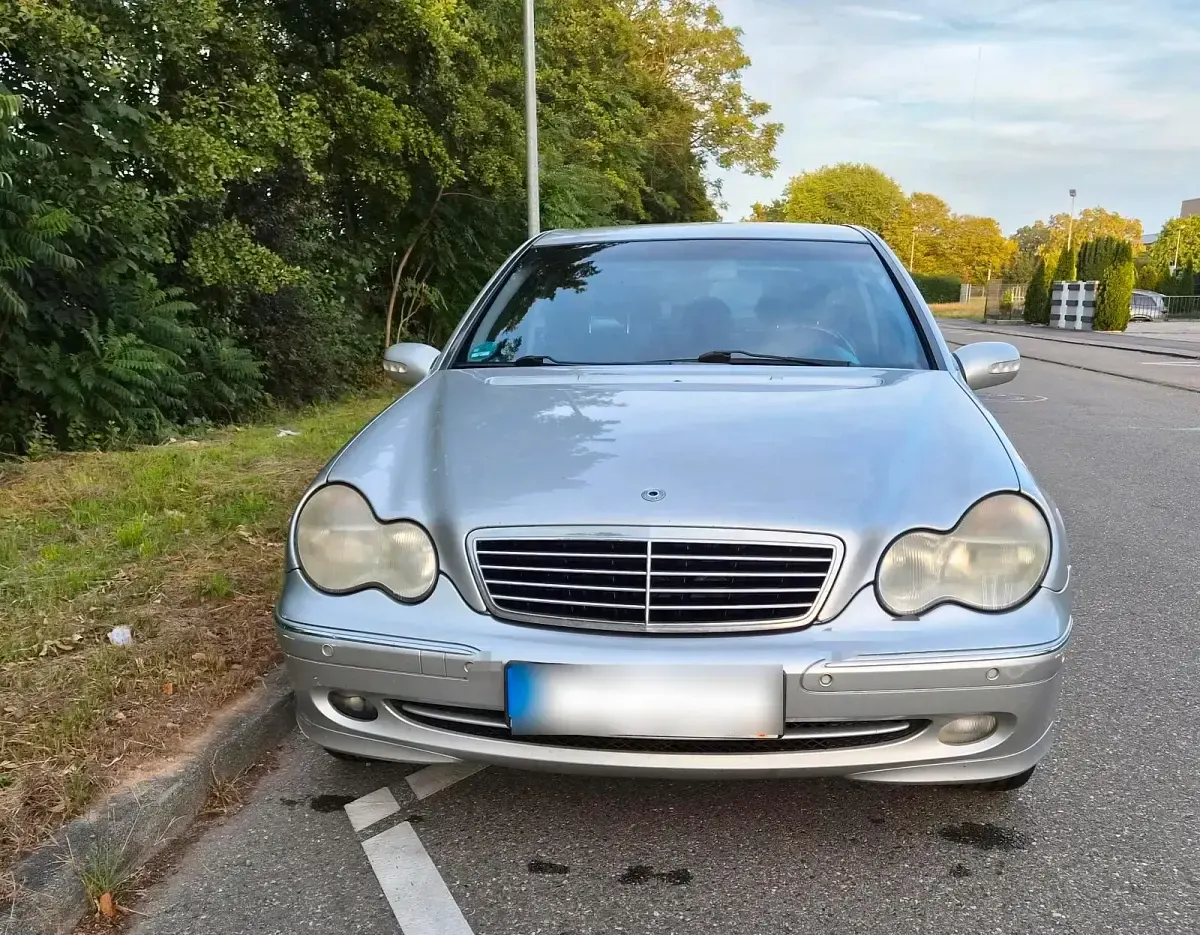 Gebraucht Mercedes C220 Avantgarde 143 PS (105 kW) 2002 Grau Limousine