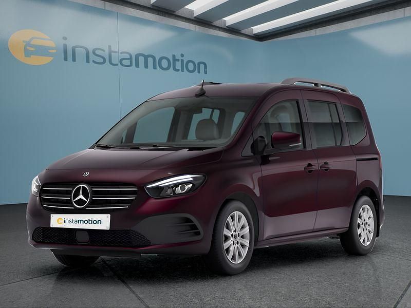 Rot Gebraucht 2024 Mercedes T180 Van / Kleinbus | 35.199 € - Bild 1/4